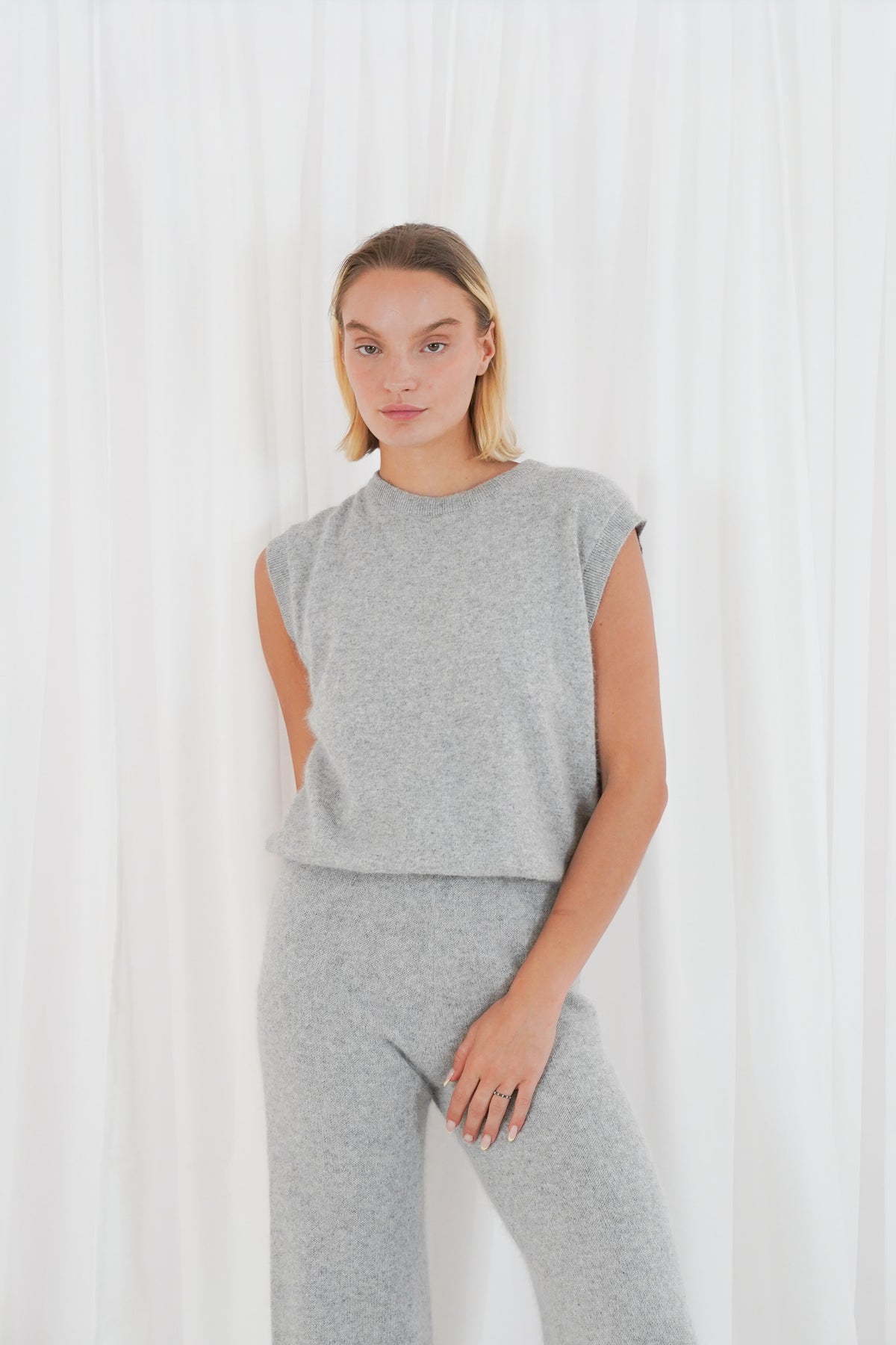 TWNS the label Durango knitted pullover sleeveless round-neck
